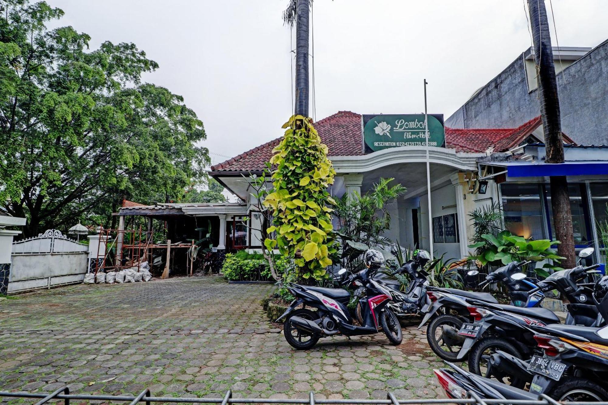Hotel O Bandung Near Stadion Siliwangi Formerly The Ethnic Hotel Bandung Eksteriør billede
